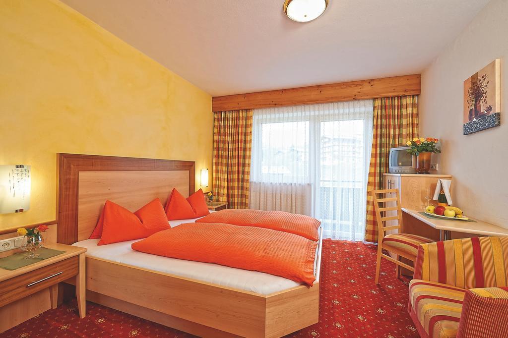 Hotel Garni Wolfgang Saalbach-Hinterglemm Pokoj fotografie